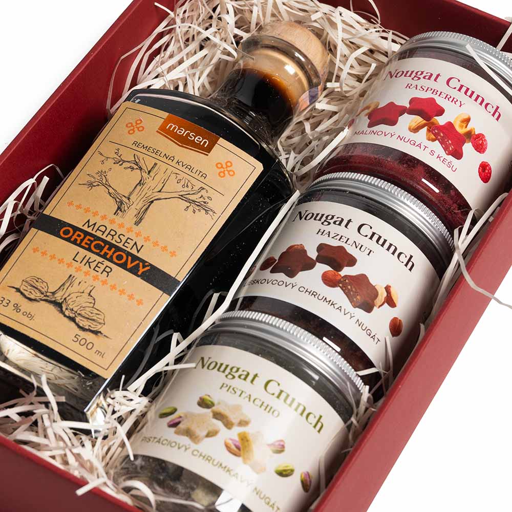 Vianoce - Darčekový box - Nougat Crunch Star 3 x 100g + Orechový likér 0,5 L